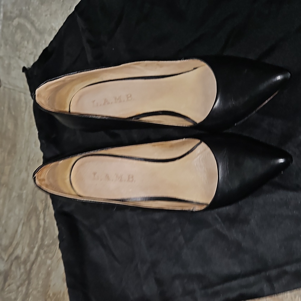 L.A.M.B. GWEN STEFANI leather 5' black heels US 7